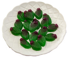 Load image into Gallery viewer, Sour Feijoa Sweets 12 pieces  - New Zealand - Sunshine Confectionery
