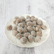Load image into Gallery viewer, Coconut Quivers - Snowies 200g - Sunshine Confectionery
