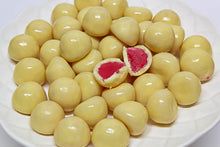 Load image into Gallery viewer, White Chocolate Raspberries - Sunshine Confectionery