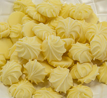 Load image into Gallery viewer, White Chocolate Buds Whirls 1kg - Sunshine Confectionery
