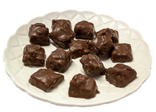 Load image into Gallery viewer, Milk Chocolate Peanut Brittle 200g - Sunshine Confectionery
